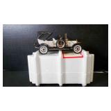 Franklin Mint diecast 1912 Packard Victoria car