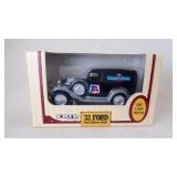 1989 ERTL NEW Die Cast 1932 Ford Panel Delivery