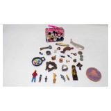 30+ Smalls - Pocketknife, compass, figurines, keys