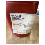 5-gallon bucket cutting/grinding oil