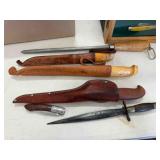 ASSORT OF KNIVES