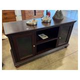 WOODEN TV STAND CABINET