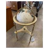 GLOBE W/STAND