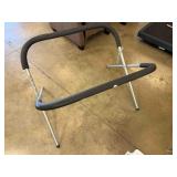 FOLDING WINDSHIELD TABLE