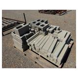 PALLET OF CONCRETE BLOCKS AND Dï¿½COR BLOCKS