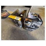 2 CARGO RESTRAINTS IN BOX