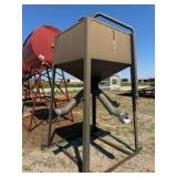 DEER FEEDER, 4 OUTLETS 9