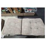 2 chaise lounge cushions