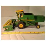 ERTL John Deere 6600 combine replica