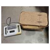 Large picnic basket & Power-kneading massager