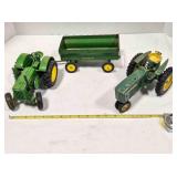 2 John Deere die cast tractors; 8ï¿½"