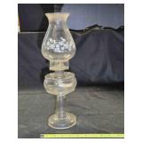 Clear glass oil lamp, 9ï¿½" tall, 15ï¿½" w/chimney