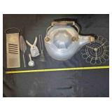 Vintage aluminum pot w/hinged lid & kitchen tools