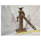 Antique cast iron ratchet & screw jack, 10ï¿½" tall
