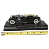 1932 Chrysler LeBaron on platform, 6ï¿½" length