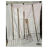 Vintage hand tools; 4 pitchforks & a hoe