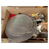 Kitchen Utensils -sifter, spaghetti server,