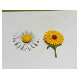 2 Daisy 1960's vintage Enamel Pins Brooches