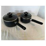 2 Pampered Chef Non Stick Pans w/lids 1qt & 1ï¿½qt