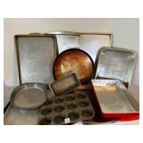 Metal Cookie sheets, pizza pan, 9x13 baking pan
