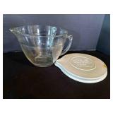 Pampered Chef 2qt Mixing Batter Bowl w/lid