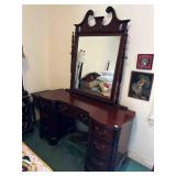 Bassett 7 Drawer Dresser & Mirror Matches lots