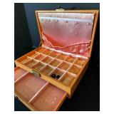 Vintage Mele Jewelry Box 8'x12'x3' shows some wear