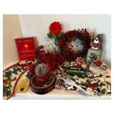 Christmas Cardinal table Runner, Napkins, Cardinal