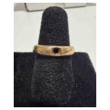 14K gold band ring, with missing diamond
