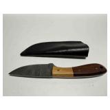Demascus steel hunting knife w/ brown wood handle