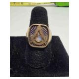 Vintage 14K master mason ring w/ the square and