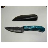 Demascus steel hunting knife w/blue resin handle