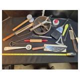 Kitchenware: Sifter, tenderizer, rolling pin