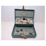 Vintage Green Jewelry Box w/Several Necklace