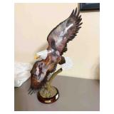 Eagle sculpture, by Ted Blaylock, 20' tall