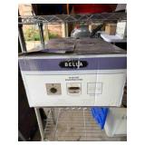 Bella 18 quart roaster oven look new