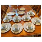 Legendary by Noritake China set (8-place setting)