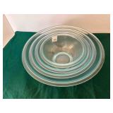 4-Pyrex clear glass bowls w/lids