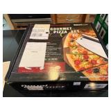Royal Gourmet pizza set, new in box