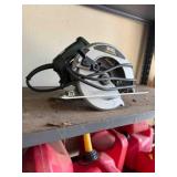 Black & Decker circular saw, 110vt, works