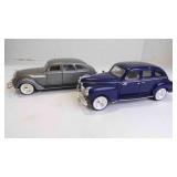 Die-Cast 1:32 Scale Signature Model Sedan Vehicles