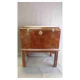 Antique Georgian Style Mahagony Footed Cellarette