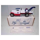 ERTL Die Cast Metal 1931 International Wrecker