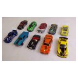 10 Matchbox, Maisto & Hot Wheels Die-Cast Cars