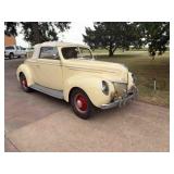 1939 Ford Deluxe Convertible