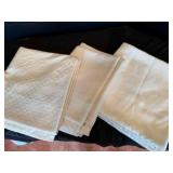 3 Table Cloths for a Rectangular Table
