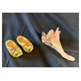Small Dutch clogs& porcelain flower