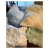 Queen size comforter, 2 throw pillows