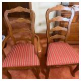 2 Sitting Chairs