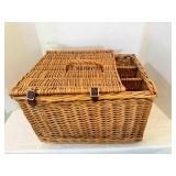 Picnic Wine Basket Set, 18"x11"x14 Wicker Basket